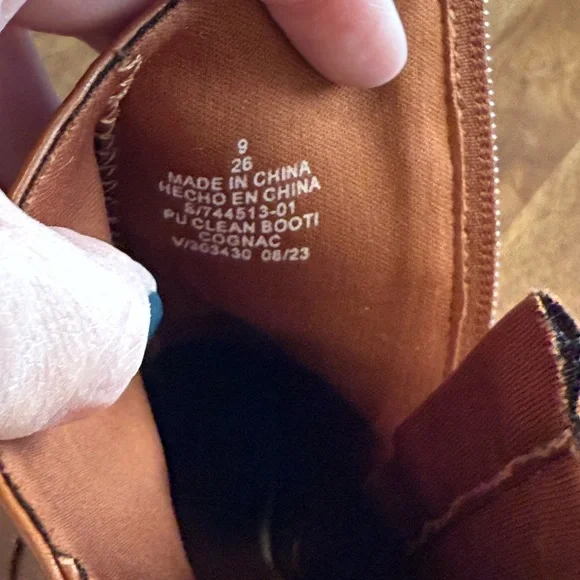 Old Navy EUC Faux Leather Block Heel Ankle Boots | Size 9 | Color Cognac Brown - Picture 6 of 7